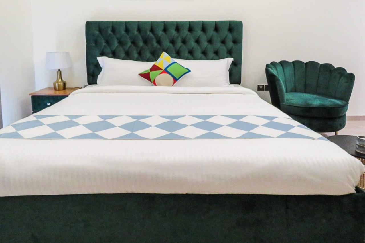 OYO 860 Studio Apartment, Maya Tower 4, Jumeirah Village Triangle Dubai Bagian luar foto